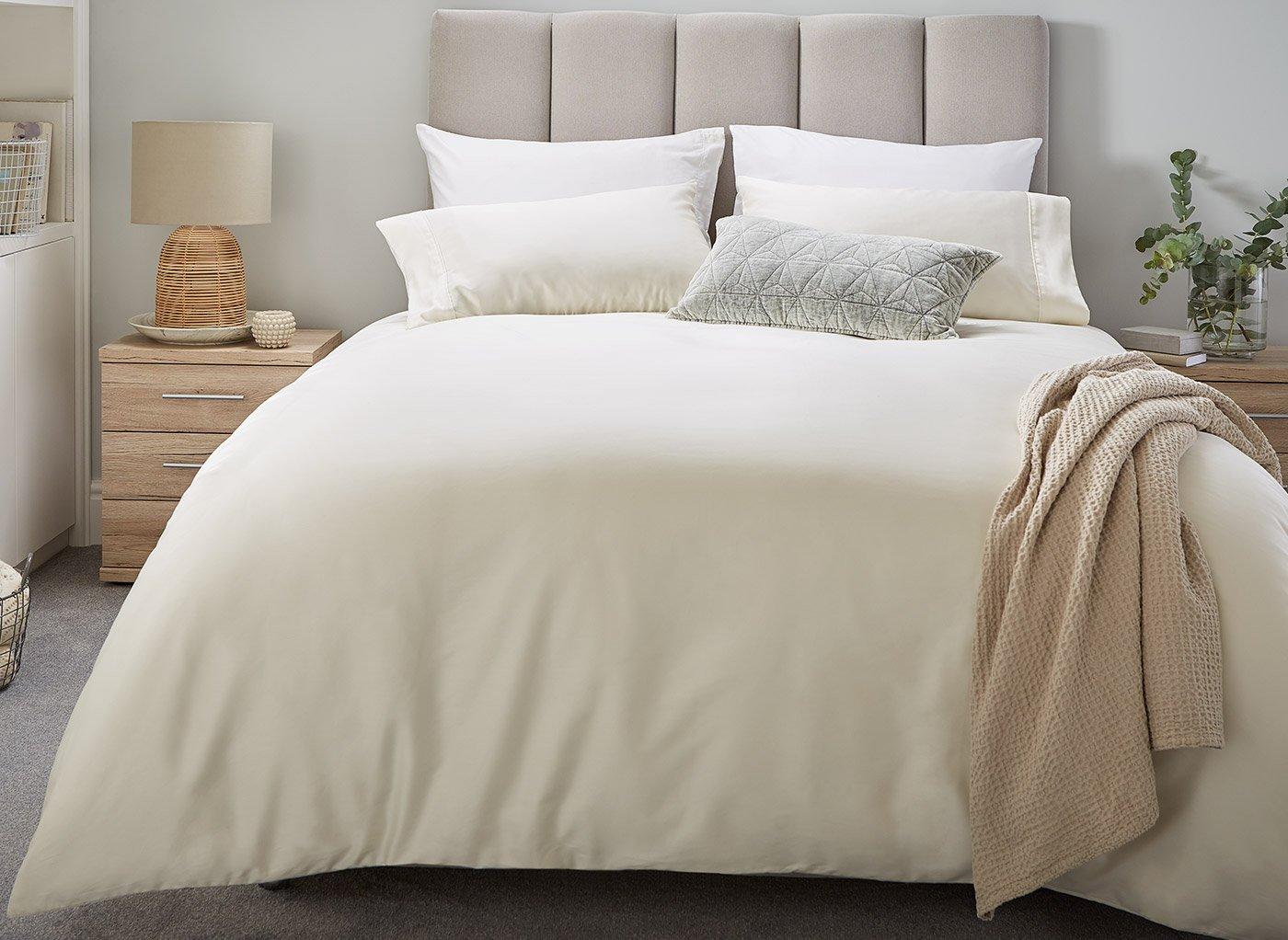 Flaxby 400 Thread Count Duvet Cover 4’6 Double CREAM | Bed Sava