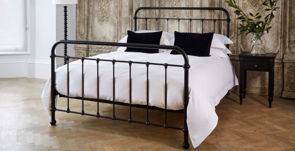 Oliver Bed Matte Black Small Double