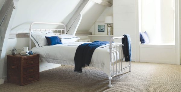 Oliver Bed Porcelain White Single