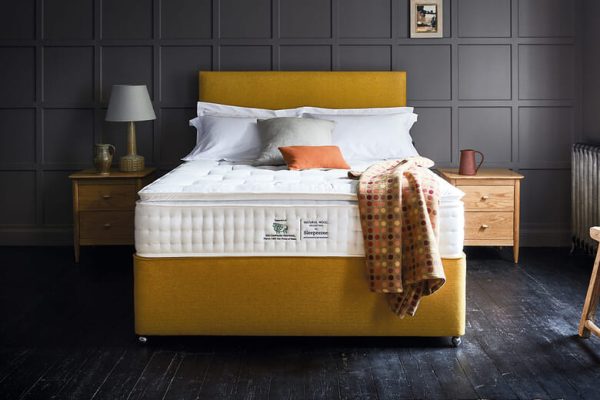 Sleepeezee Wool Supreme 2400 Mattress + Premium Divan Bed Wool Chestnut 2+2 Continental Drawers Super King